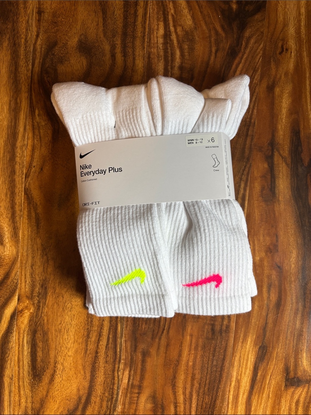 Nike White Crew Socks with bright Swoosh - 6 Pack